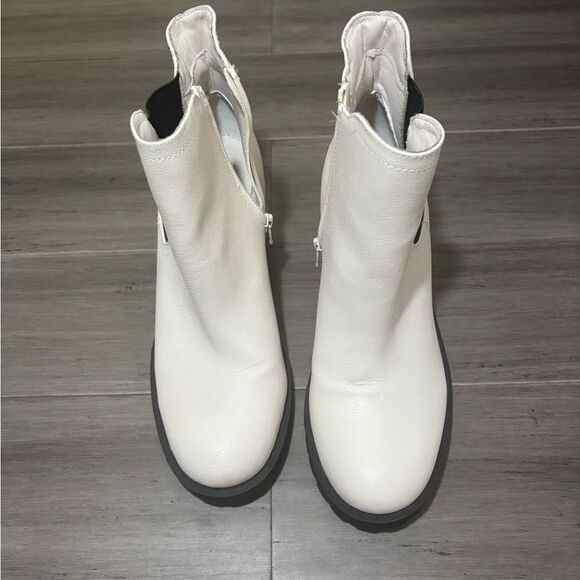 Sun + Stone Morghan White Chunky Heel Ankle Boots Women’s Size 9.5 - Picture 2 of 7